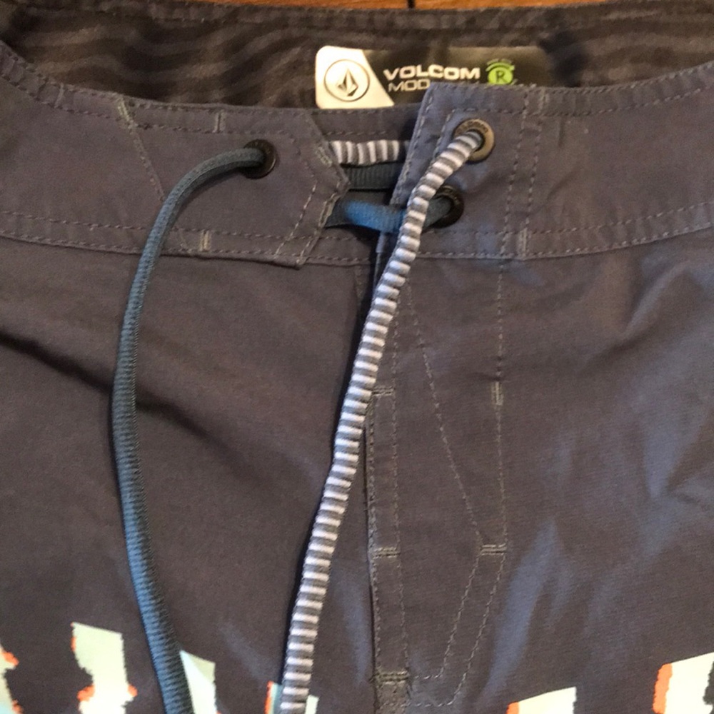 Bundle Of 2 Swim Trunks Volcom & Goodfellow W28 - image 6